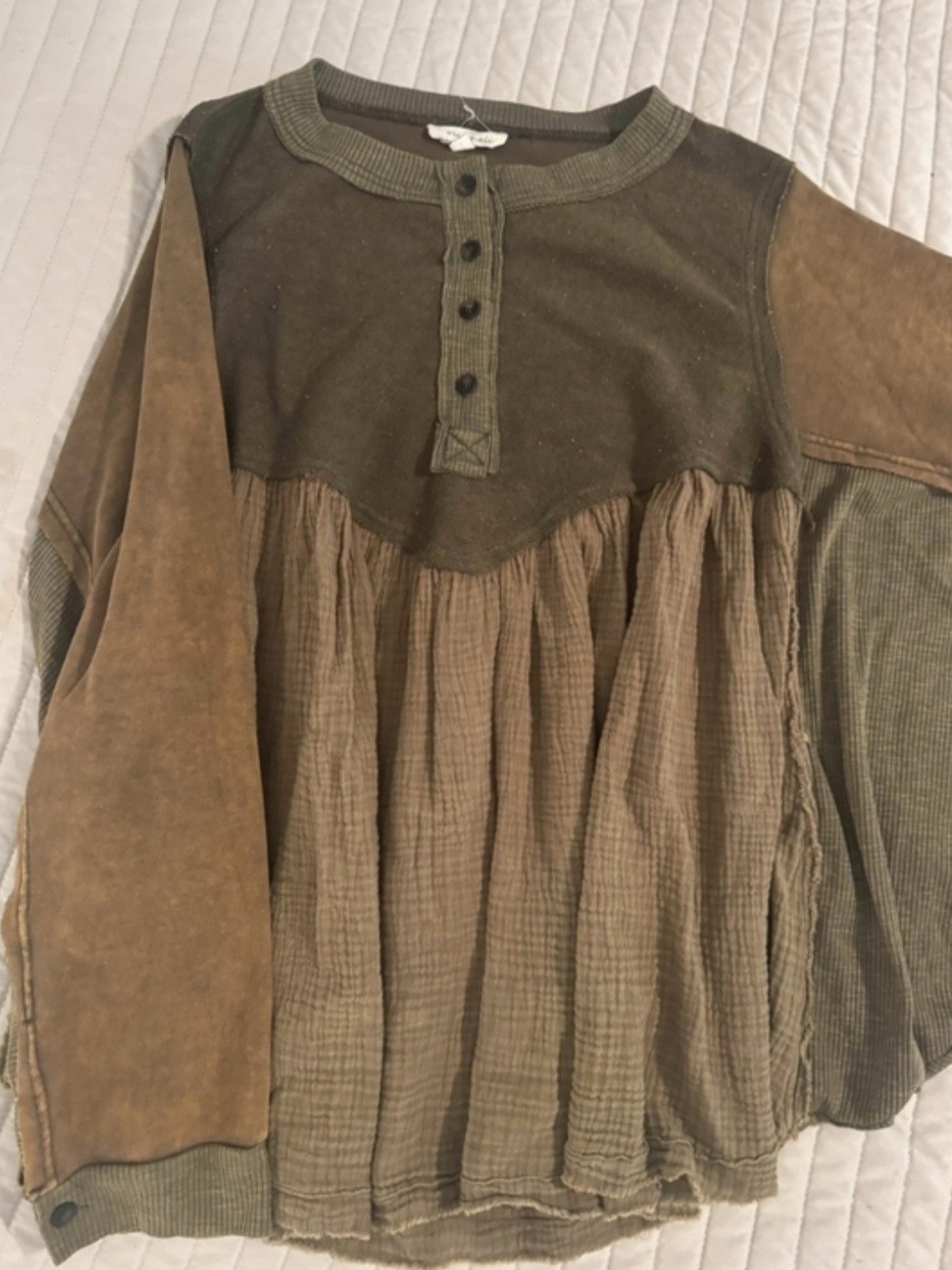Oli & Hali Olive and Brown Mixed-Media M OVERSIZE - Picture 2 of 4
